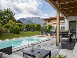 Terrasse mit Blick in die Berge