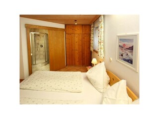 1. Schlafzimmer mit Bad