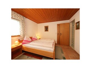 1. Schlafzimmer mit Bad