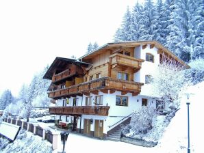 Apartment Schöne Wohnung in Zell am Ziller mit Balkon - Gerlosberg - image1