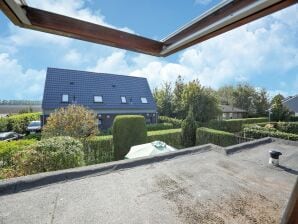 Gepflegtes Ferienhaus mit großem Garten in Nieuwvliet