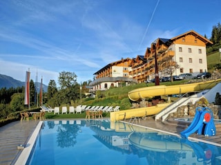 Glocknerhof - Freibad und Haupthaus