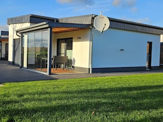 Ferienhaus Wegwarte mit Terrassenansicht