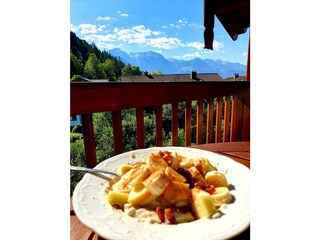 Frühstück genießen bei Sonnenschein