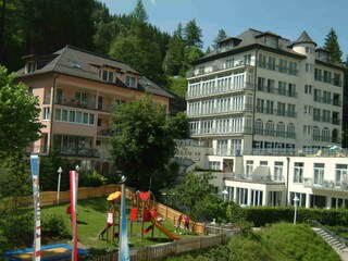 Innenpark mit Kinderspielplatz