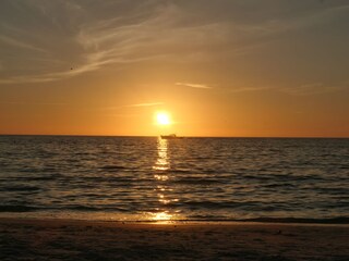 Sundowner 1
