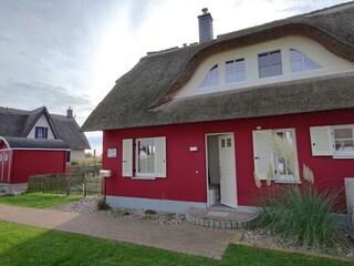 Doppelhaushälfte mit umzäunten Garten