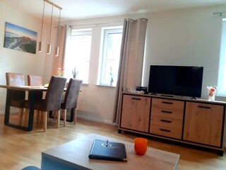 Essbereich  mit  TV