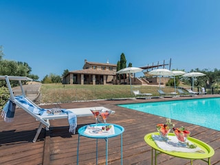 Villa Monica - Pool area to enjoy relaxing moments