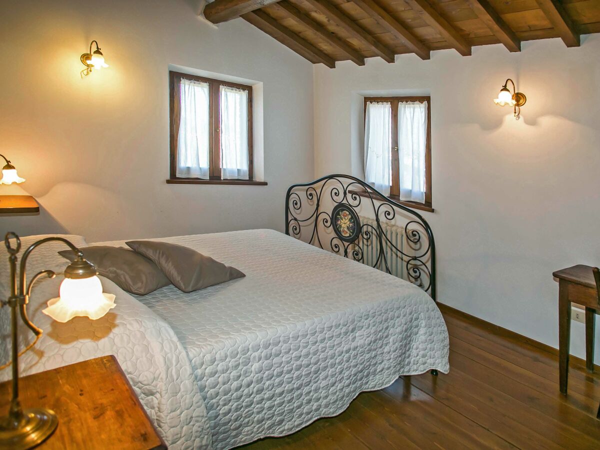 Villa Monica - Schlafzimmer mit Doppelbett