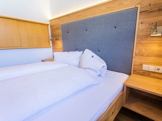 Doppelbett mit Loden-Appartement Rötelstein-NEU