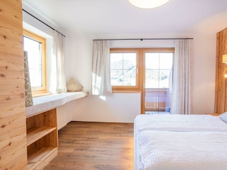 Studio Reiteralm Schlafzimmer mit Lesebank