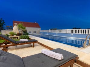 Villa Delic 8+2 persons