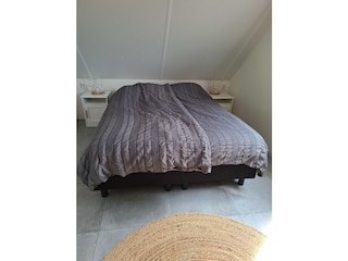 Doppelbett Schlafzimmer 1