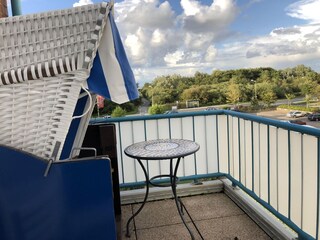 Balkon mit Teilseesicht