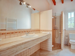 BAÑO 2 EN SUITE D1
