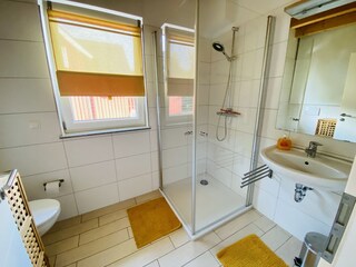 Das Badezimmer im EG