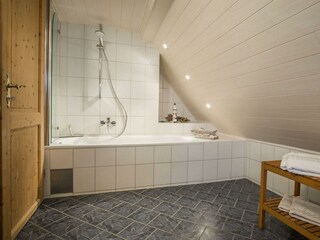 Badezimmer 2