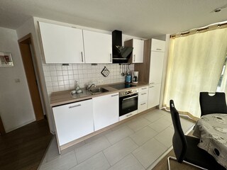 Küche mit Spülmaschine , E-Herd, uvm.