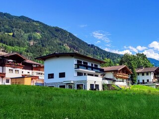 Haus gesamt Sommer