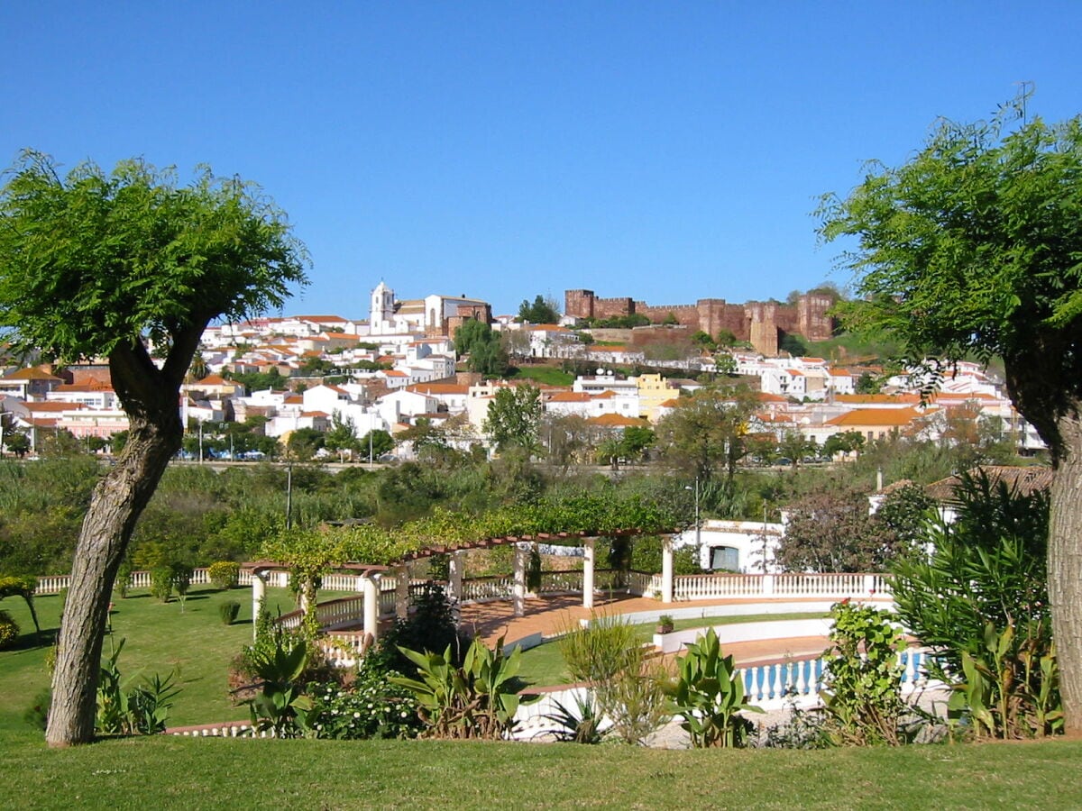 Silves mit der roten Burg on top