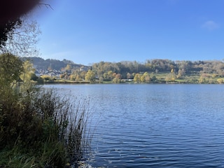 Wandern um das Maar