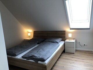 Schlafzimmer DG