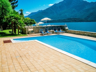 Ca. 2.000 m² großes Parkgrundstück mit Pool