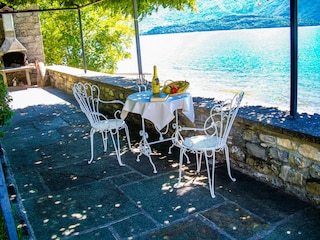 Ca. 2.000 m² großes Parkgrundstück mit Pool