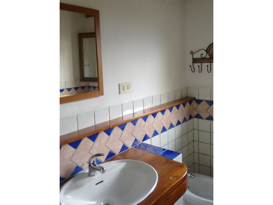 bad mit duschkabine wc und bidet