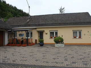 Vollansicht der Ferienwohnung mit Sitzecke