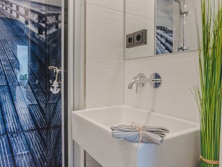 Badezimmer mit Dusche