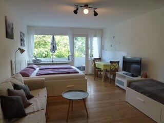 Wohn/Schlafzimmer Doppelbetten 180auf 200 u. 160auf 200