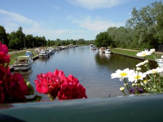 Blick auf den Sportboothafen am Weser-Elbe-Kanal