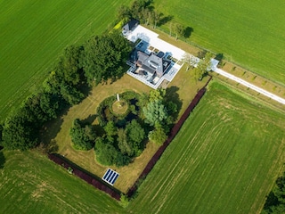 Blick auf den Garten aus der Vogelperspektive