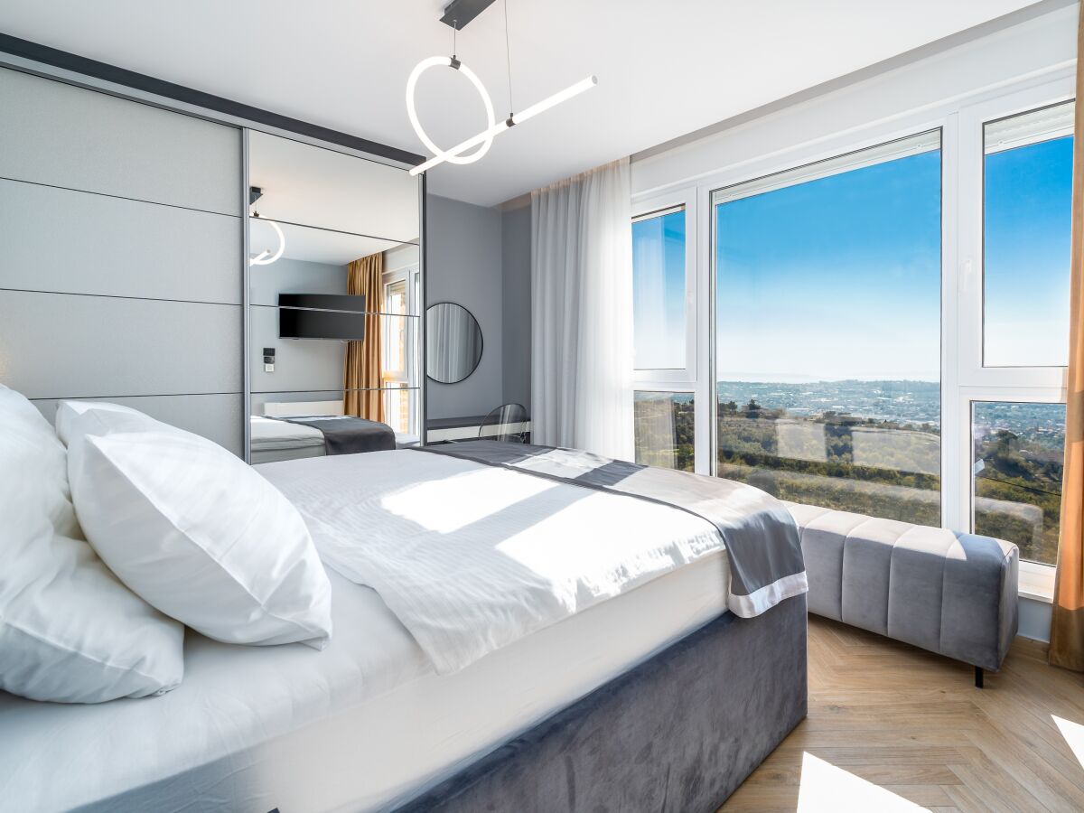 Schlafzimmer Nr. 3  mit Blick auf die Stadt Split)