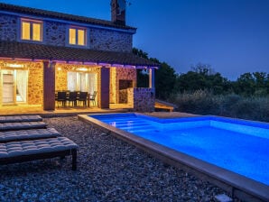 Villa de charme CASSIA avec piscine près de la plage de sable de Krk