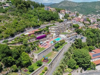 Grundstücksdrohne mit Panoramablick