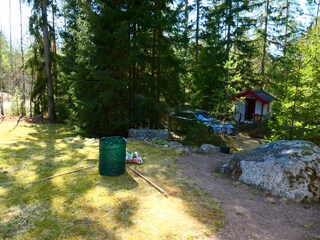 der Garten mit Gartenhäuschen