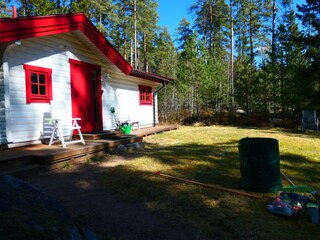 Eingangsbereich mit Blick nach Osten in den Wald