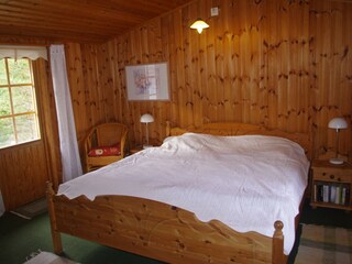 Schlafzimmer 1 mit Doppelbett