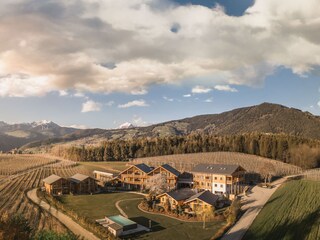The Kessler's Mountain Lodge is embedded in nature