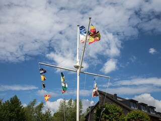 Flaggenmast an der Anmeldung im Haupthaus Ferienpark