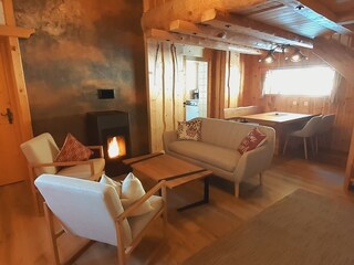 Wohnzimmer mit Essbereich