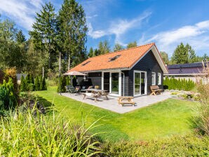 Holiday house de N8UIL