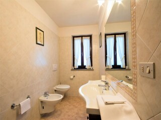 Farmhouse Certaldo Features 32