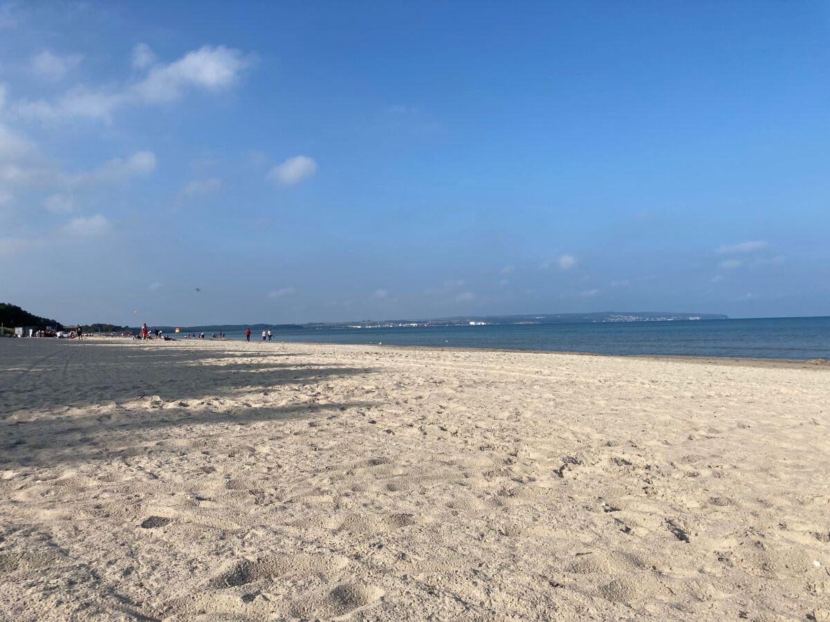 Breiter Strand direkt vor der Tür