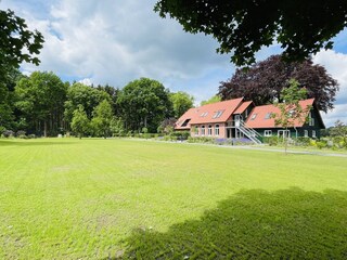 Großer Gartenbereich