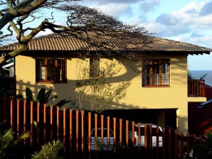 Ferienhaus Umbrella Tree House