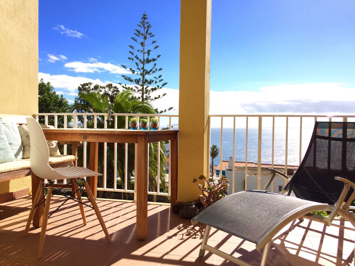 Geschützter Balkon mit Meerblick